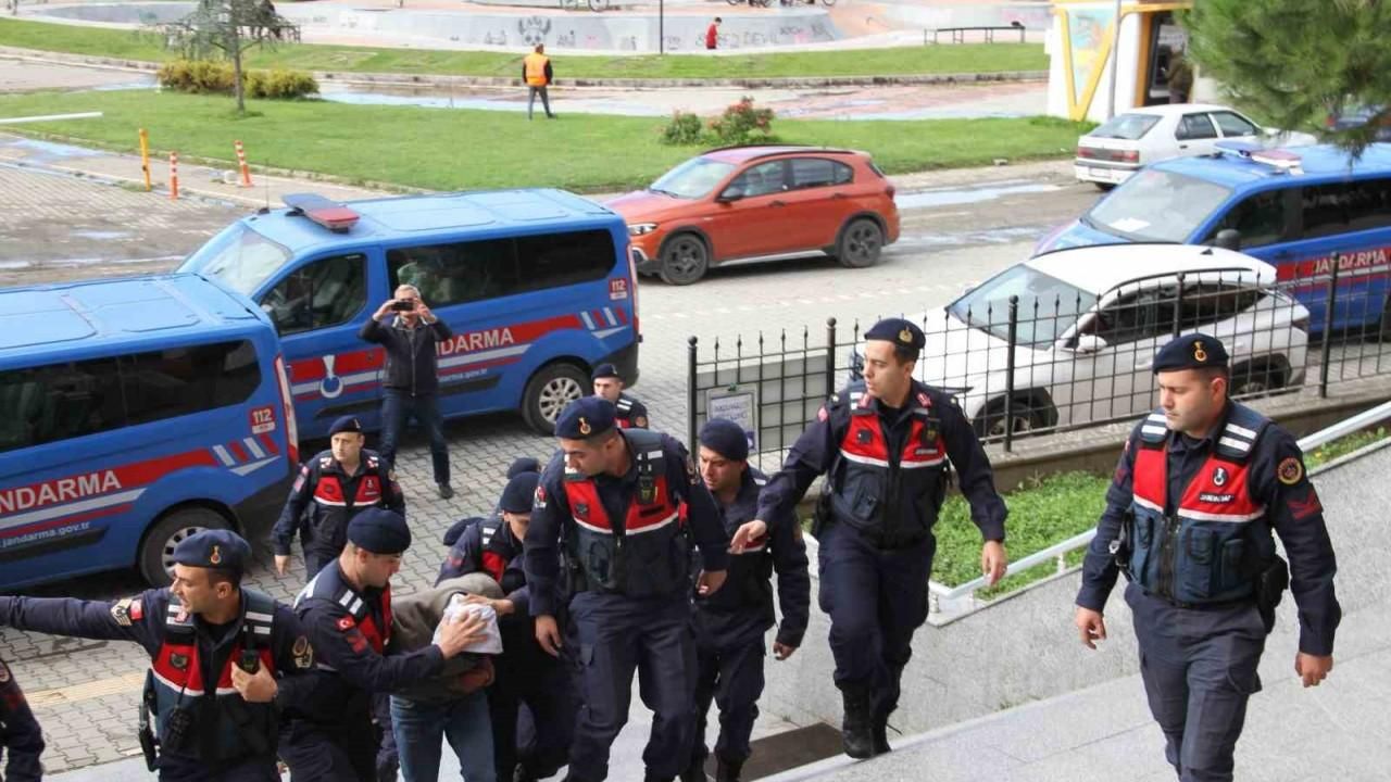 Bir ilçeyi diken üstünde tutan zanlı, adliyeye sevk edildi