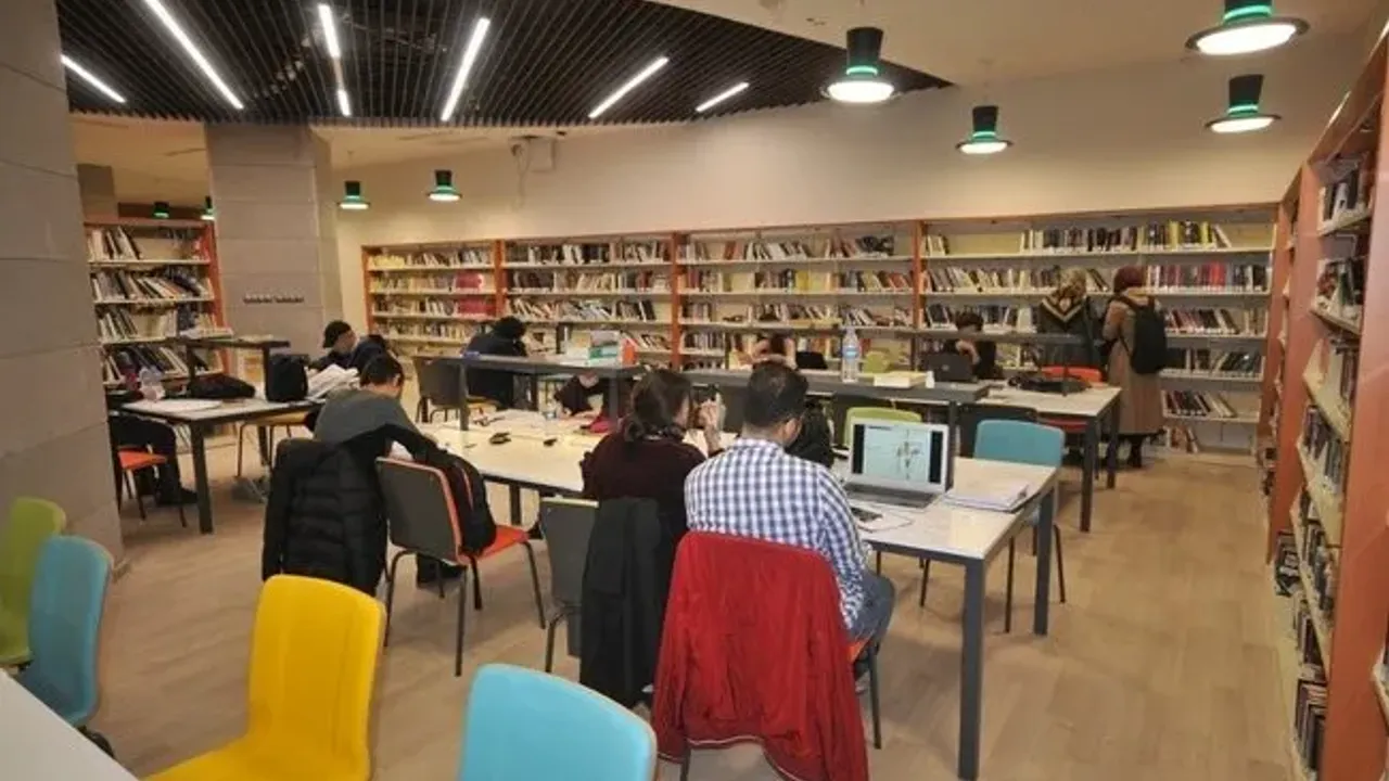 Öğrenciler İçin Kasımda Ekonomik Yemek ve Kütüphane