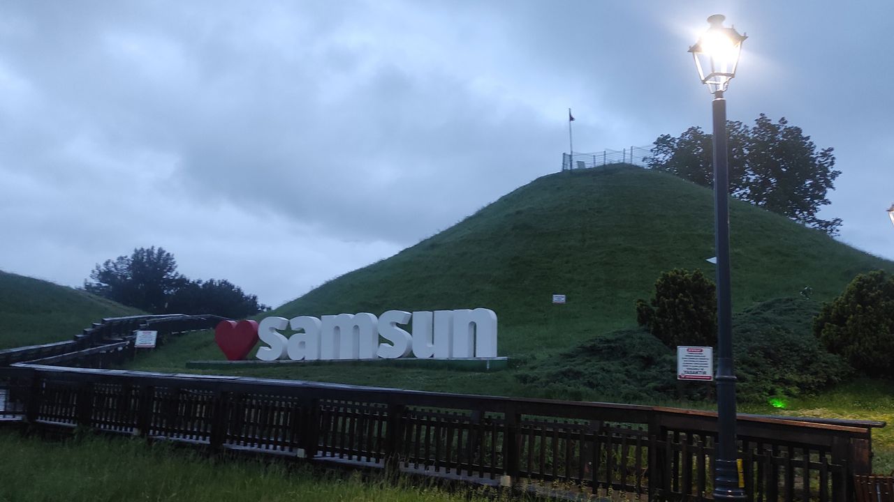 Kasım Sabahı Amisos Tepesi’nde Bulut ve Çay Keyfi