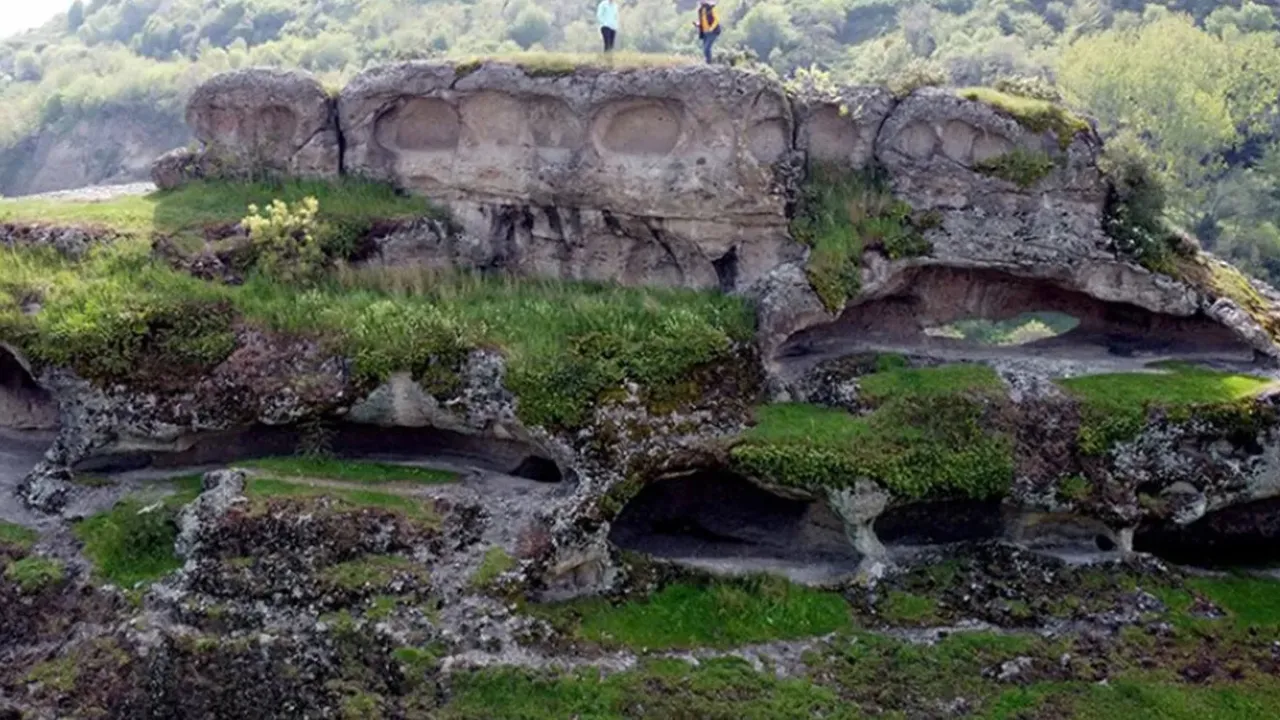 Tekkeköy Mağaraları: Karadeniz’in En Eski Yerleşimi