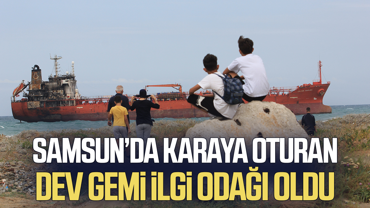 Dron saldırısı sonrası karaya oturan gemi ilgi odağı oldu