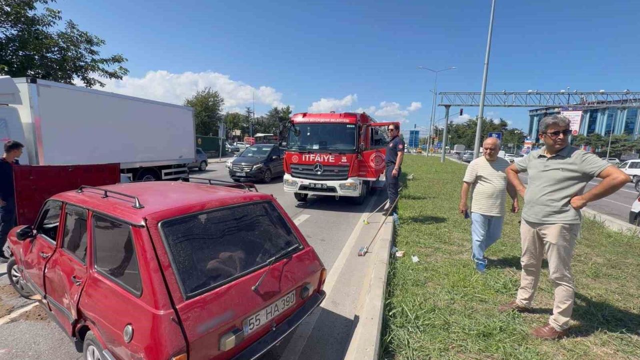 Samsun'da araçlar çarpıştı: 2'si çocuk 3 yaralı
