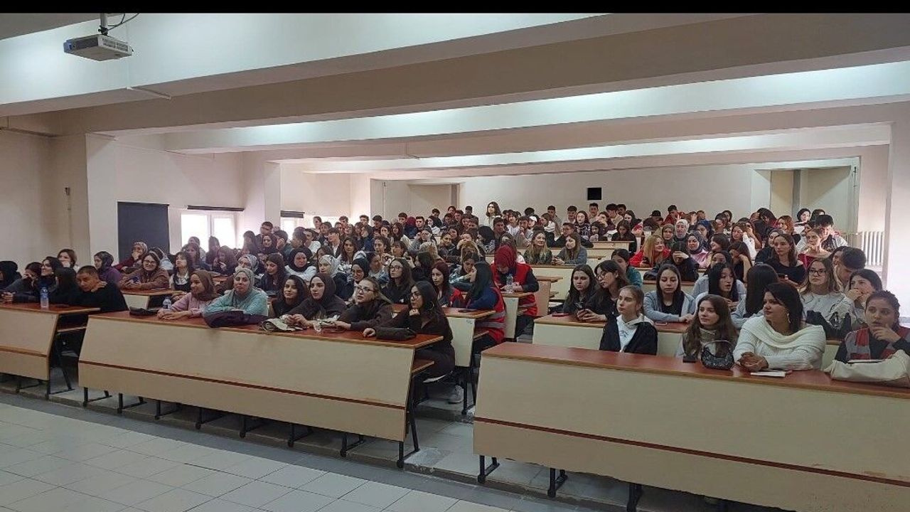 Havza MYO'da 1. sınıf öğrencilerine uyum programı