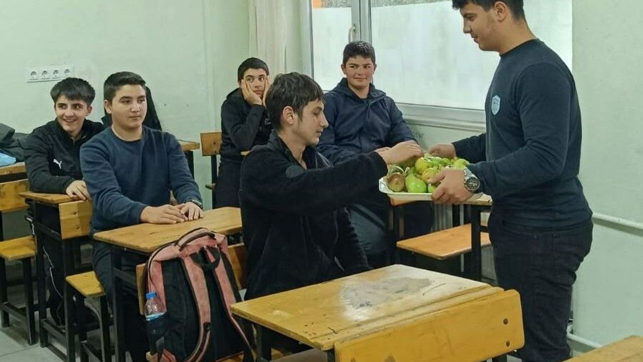 Öğrencilerden öğretmenlerine 'sağlıklı nefes' ikramı