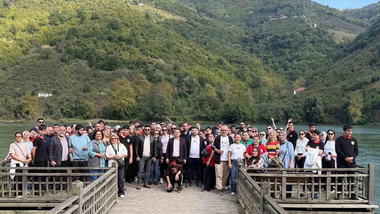 Özel öğrenciler Ayvacık'ta doğayla iç içe bir gün geçirdi