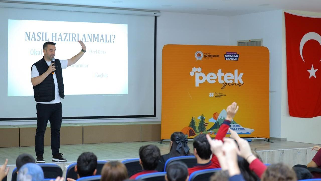 Petek Genç, 447 okulda öğrencilere ulaşacak
