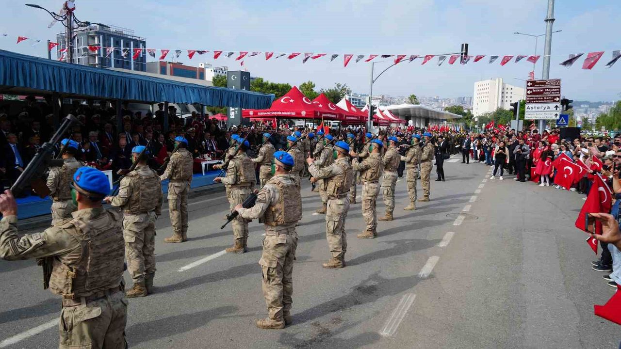 Samsun'da Cumhuriyet'in 103. yılı coşkuyla kutlandı