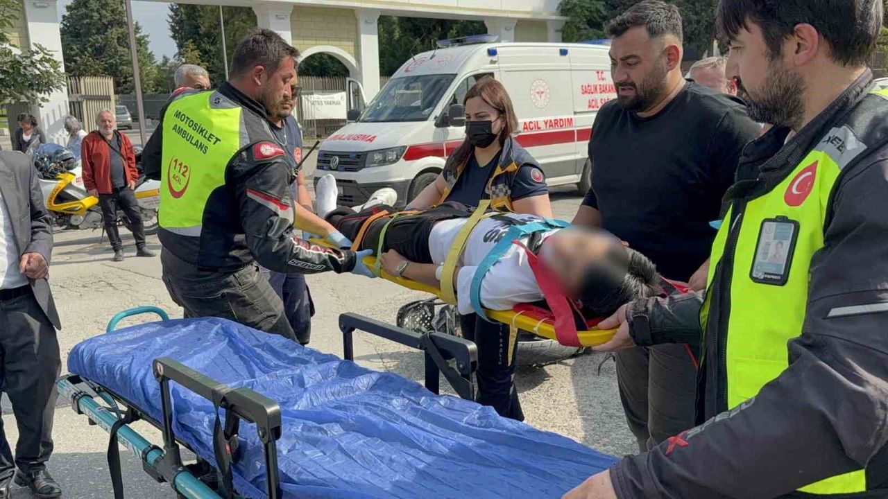 Samsun'da otomobille çarpışan motosikletin 17 yaşındaki sürücüsü yaralandı
