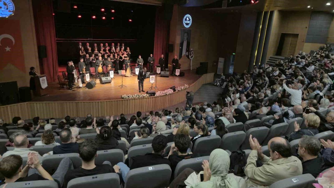Samsun'da SAYSAD TSM Korosu'ndan kuruluş konseri