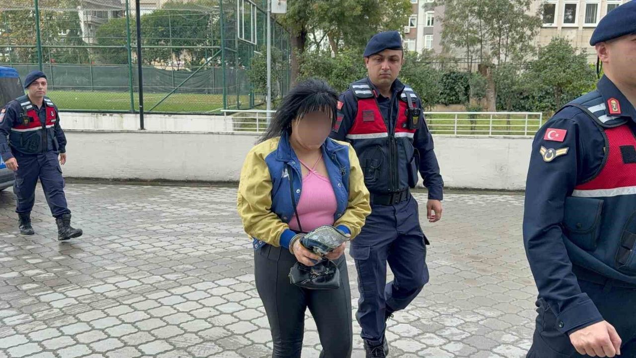 Samsun'da uyuşturucu ticaretinden 1'i kadın 2 kişi tutuklandı