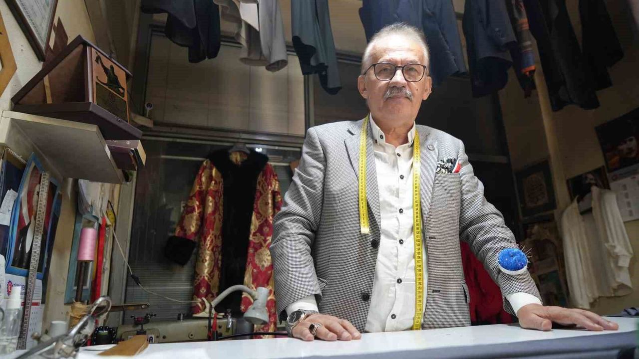 'Yılın Ahisi' 60 yıllık terziden meslektaşlarına tavsiye: 'Kaliteli iş yapın, para sizi bulur'