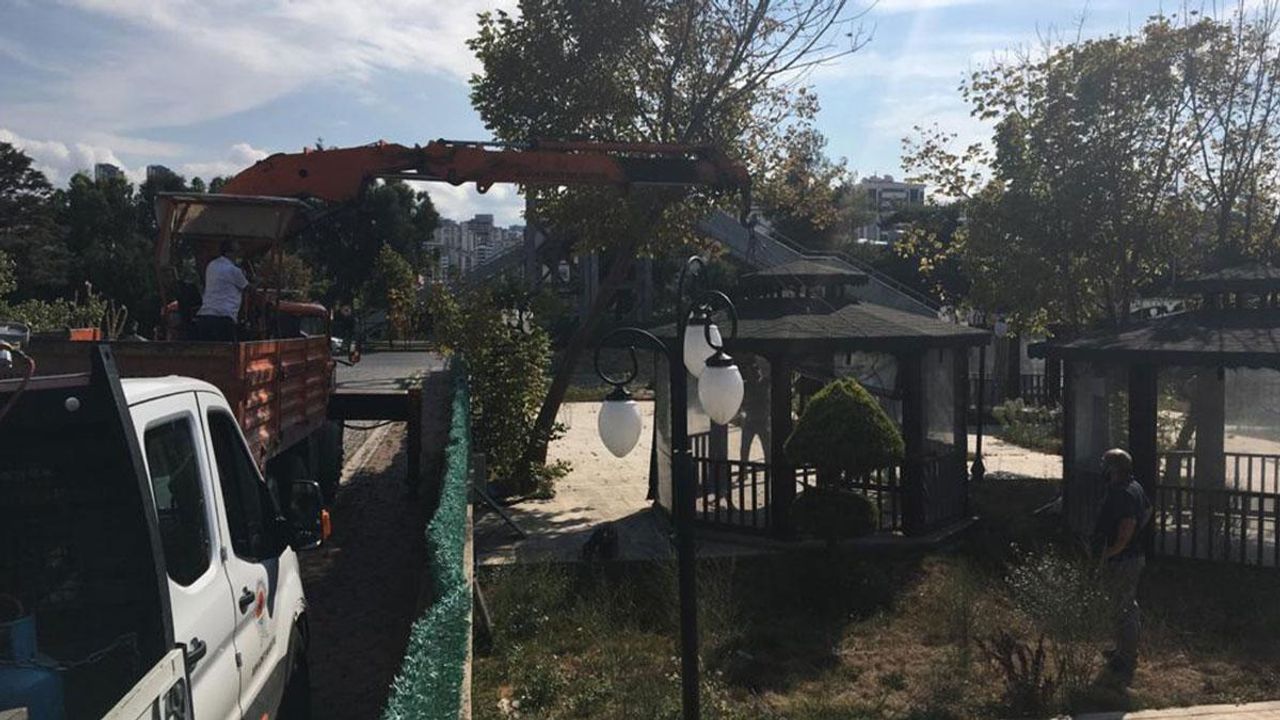 Samsun Büyükşehir Belediyesi Yalı Kafe’nin yıkımına başladı