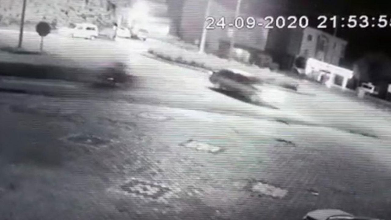 Samsun’da motosiklet otomobile çarptı