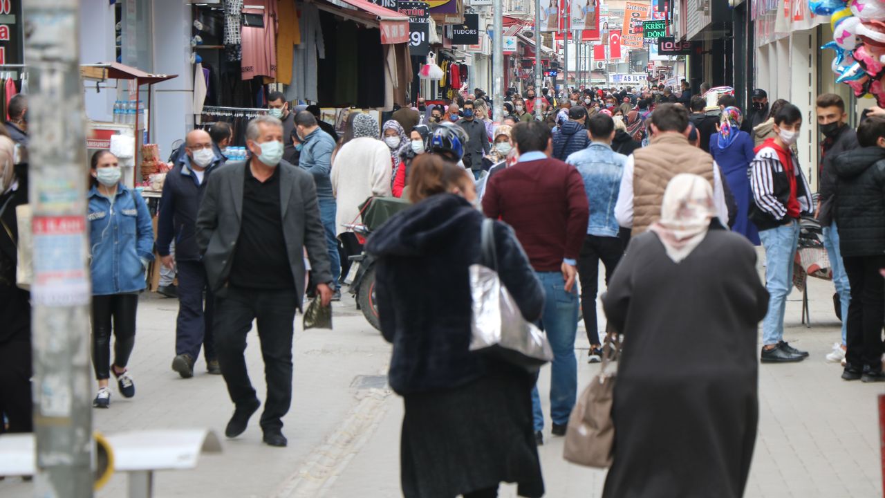 Samsun'da vatandaş belediyelere seslendi: 'Yardımlar yetersiz'