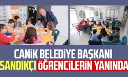 Canik Belediye Başkanı İbrahim Sandıkçı öğrencilerin yanında