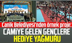 Canik Belediyesi’nden örnek proje: Camiye gelen gençlere hediye yağmuru
