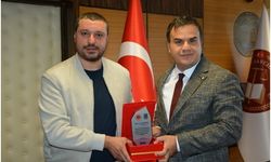 Denetimli serbestlik hizmetlerine destek veren muhtarlara plaket