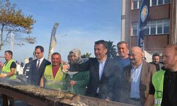 Samsun Yakakent’te Hamsi Festivali’ne yoğun ilgi: 2 saatte 3 ton hamsi tükendi