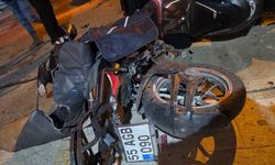 Samsun’da motokurye ile otomobil kafa kafaya çarpıştı: 1 yaralı