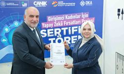 Başkan Sandıkçı: 'Hanım kardeşlerimiz, teknolojilerin getirdiği fırsatlarla kariyer planlamalarını oluşturuyor'