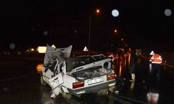 Otomobil tıra çarptı: 4 yaralı