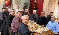 Mesai arkadaşlarından 40 yıllık sağlık emekçisine vefa gecesi