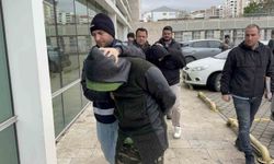 'Kahraman kurye' araç kundaklamaktan gözaltına alındı