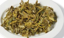 Alaçam’da yabani otlarla hazırlanan yöresel yemekler