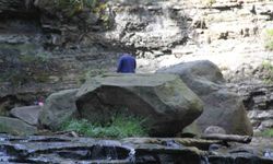 Kabaceviz Şelalesi'nde piknik yapan kardeşlerin üzerine kaya düştü: 1 ölü