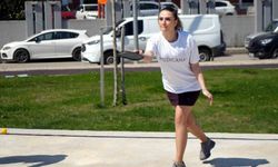 Sağlık çalışanları kortta buluştu: Hareketli yaşam için raketler konuştu