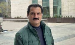 Samsunlu türkücü Tatlıses'e benzerliğiyle ilgi odağı oldu