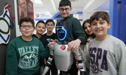 Türkiye'nin nüfusa kaydedilen ilk robotu şimdi de işe başladı