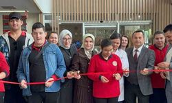 Özel öğrencilerin el emeği eserleri hastanede sergilendi
