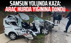 Samsun yolunda kaza: Araç hurda yığınına döndü