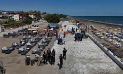 Atakum sahilinde işgal denetimi: Kumsaldaki masa, sandalye ve şezlonglar kaldırıldı