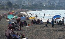 Samsun'da hava sıcaklığı arttı, vatandaşlar denize akın etti