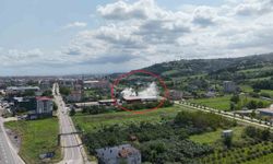 Fabrika bacasından çıkan duman korkuttu