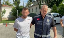Aracına bindirip bıçakladı, mahkemece tutuklandı
