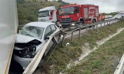 Samsun'da otomobil tırla çarpıştı: 2 yaralı