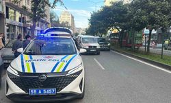 Motosiklet hafif ticari araca çarptı: 2 yaralı