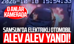 Elektrikli otomobil alev alev yandı: Yangın anı kamerada