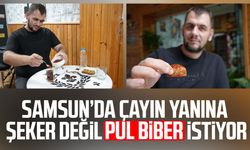 Acısız yaşayamıyor: Tatlıya bile pul biber atıp yiyor