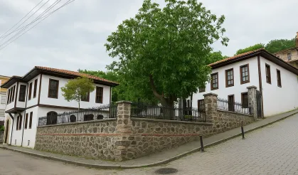 Arka Sokaklarda Kaybolan Zanaat İzleri