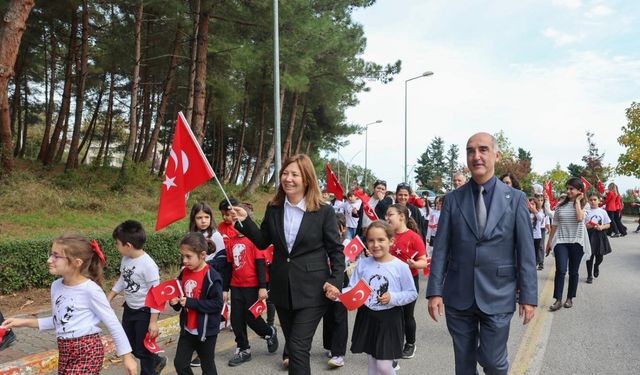 OMÜ’de Cumhuriyet Yürüyüşü