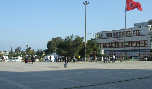 Kasım’da Şehir Merkezi Kültür Turu: Cumhuriyet Meydanı