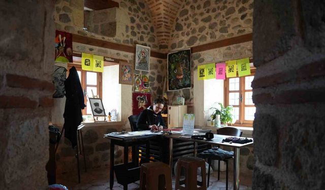 517 yıllık Taşhan’da kadın eliyle sanat ve emek buluşuyor