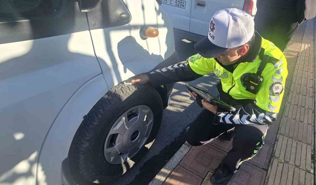 Bafra’da kış lastiği denetimi: 59 servis kontrol edildi