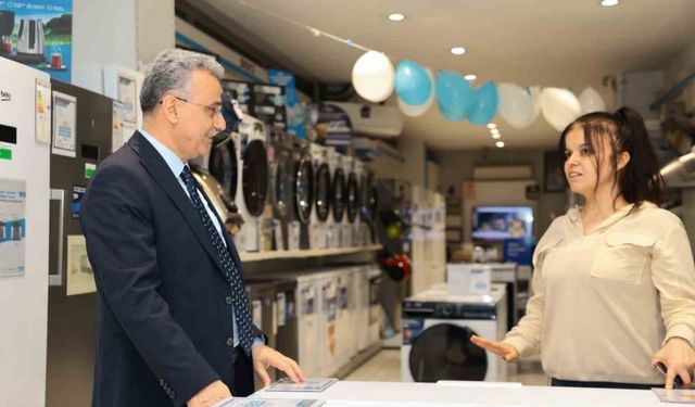 Başkan Kurnaz: "Esnafımızın kapısını çalıyor, gönüllere dokunuyoruz"