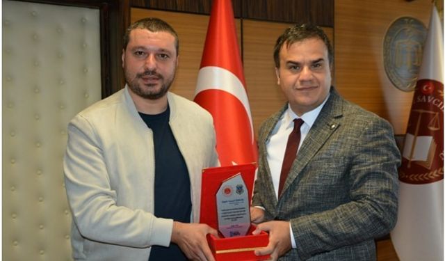 Denetimli serbestlik hizmetlerine destek veren muhtarlara plaket