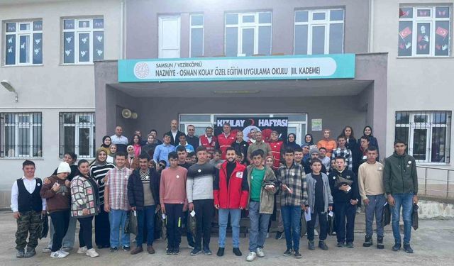 Kızılay Haftası’nda özel öğrencilere moral